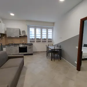 Apartament What An Up, Mediolan